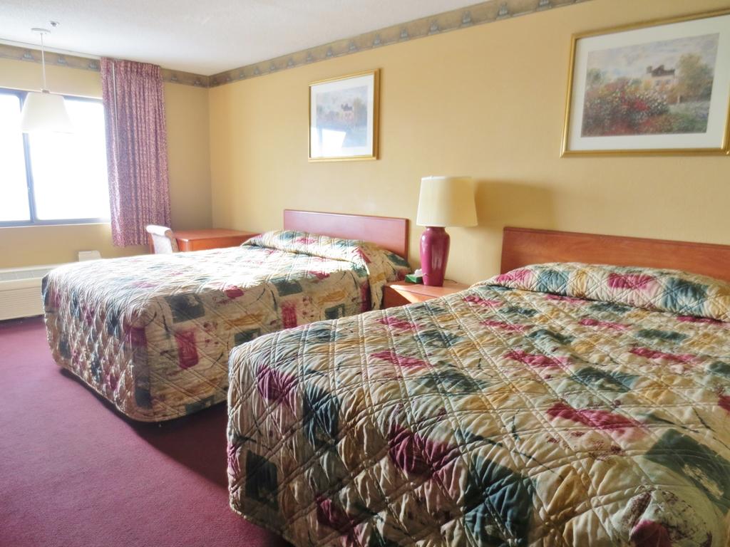 Days Inn & Suites By Wyndham Caseyville الغرفة الصورة