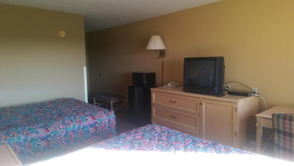 Days Inn & Suites By Wyndham Caseyville الغرفة الصورة